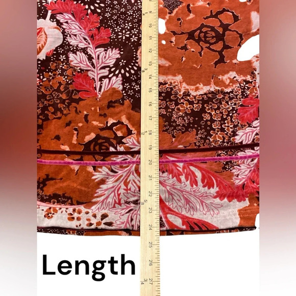 Beautiful oililly velvet pencil skirt with a floral print. Size 38 - Picture 6 of 7